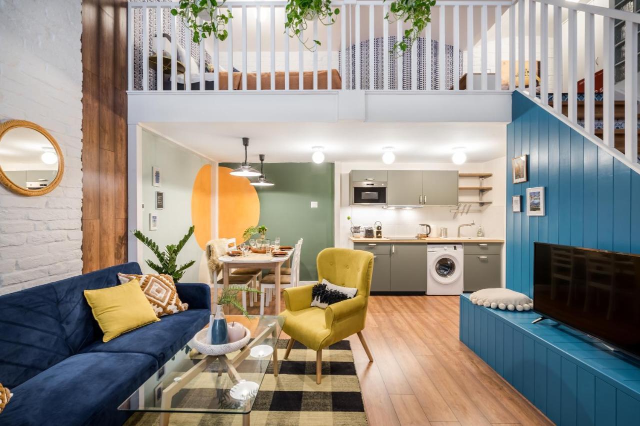 Colorful Designer In The Heart Of Apartamento