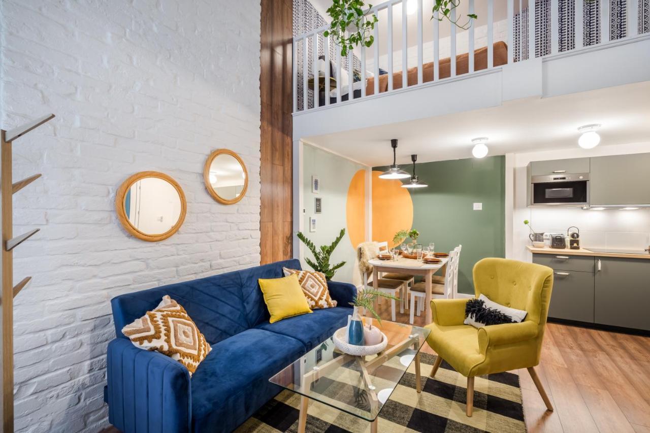 Colorful Designer In The Heart Of Apartamento